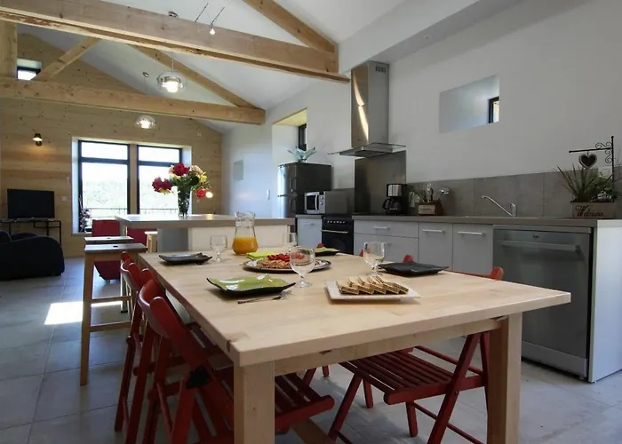 Au Calme Avec Equipements Pmr, Parking, Animal Accepte - Fr-1-582-59 * Saint-Prejet-d'Allier