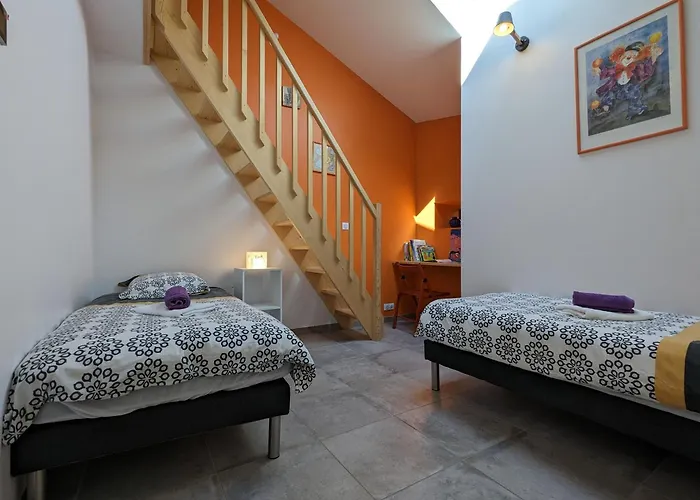 Saint-préjet-d'allier, 5 Pièces, 8 Personnes - Fr-1-582-59 Casa vacanze